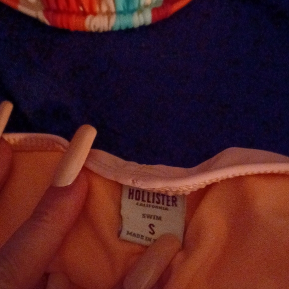 Bikini - Picture 3 of 7